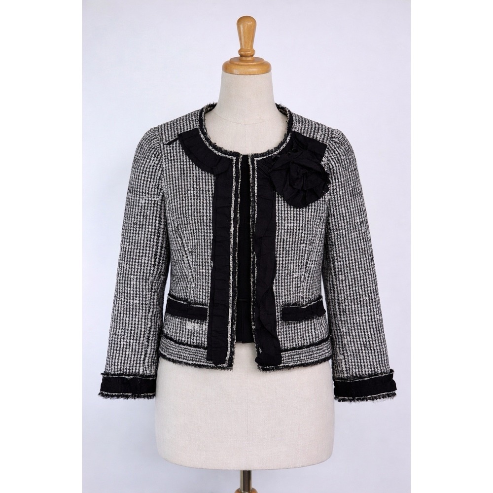 Ann Taylor Tweed Jacket Black White Rosette Trim Cropped Blazer Size 4